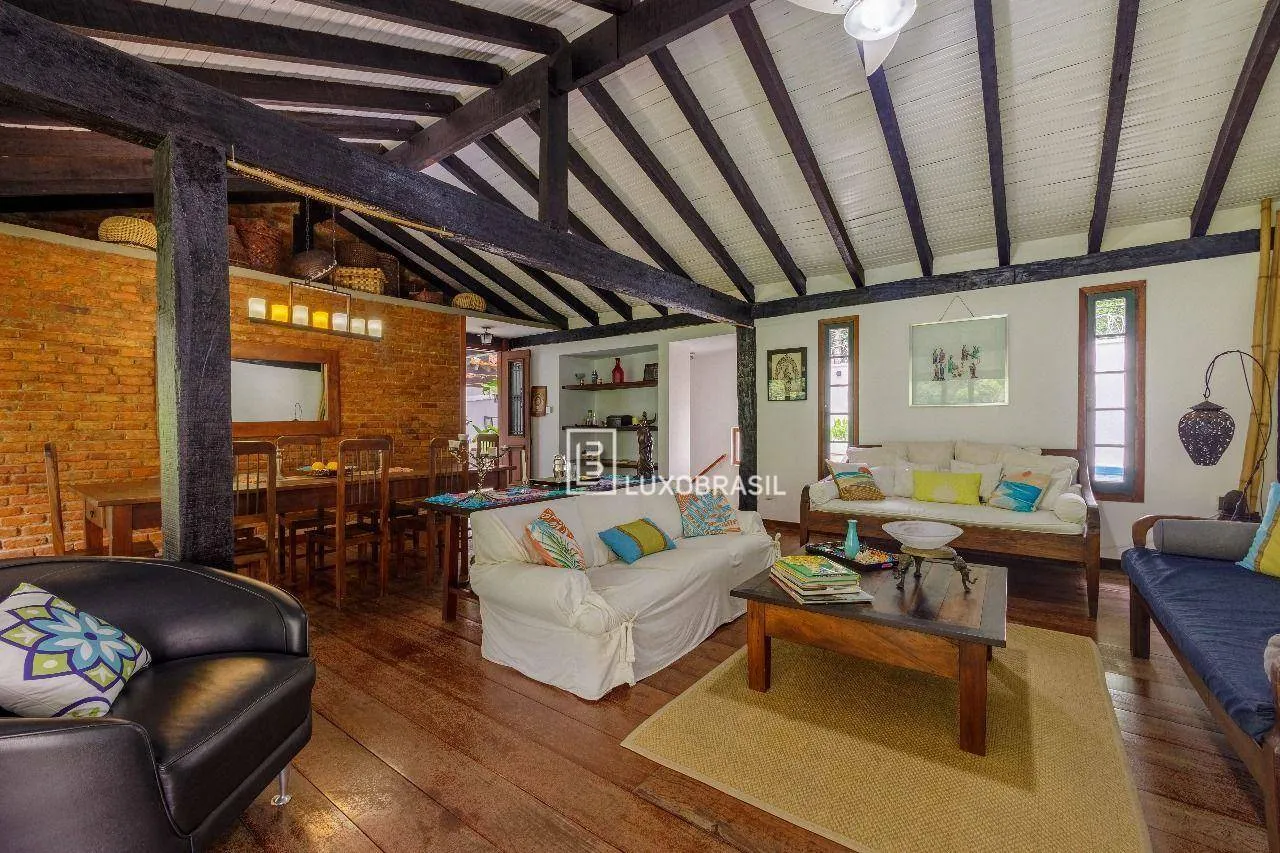 Triplex house with 4 bedrooms and 5 bathrooms with balcony — photo 2