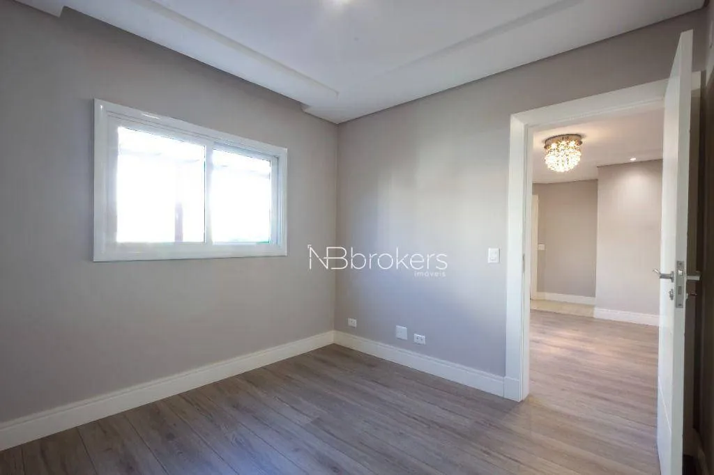 Condo house with 4 bedrooms and 5 bathrooms — photo 19