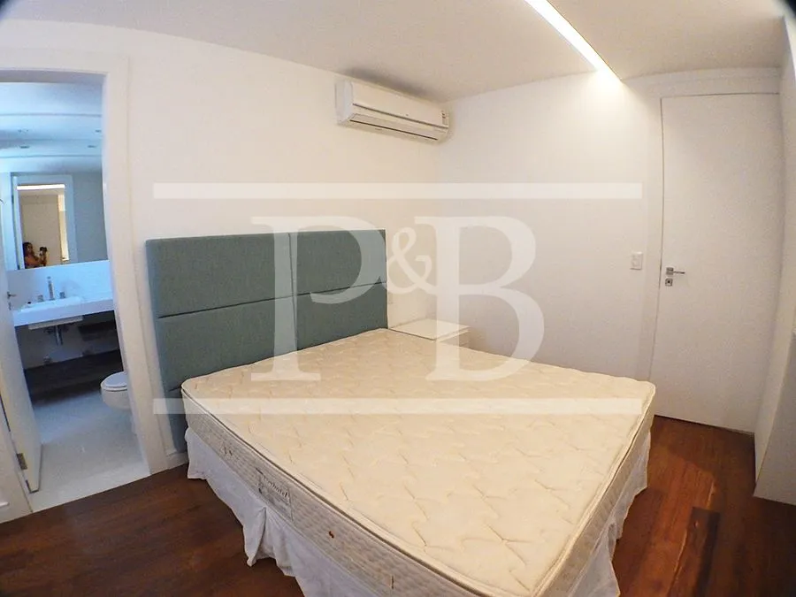 4-bedroom apartment with glassed-in balcony — photo 20