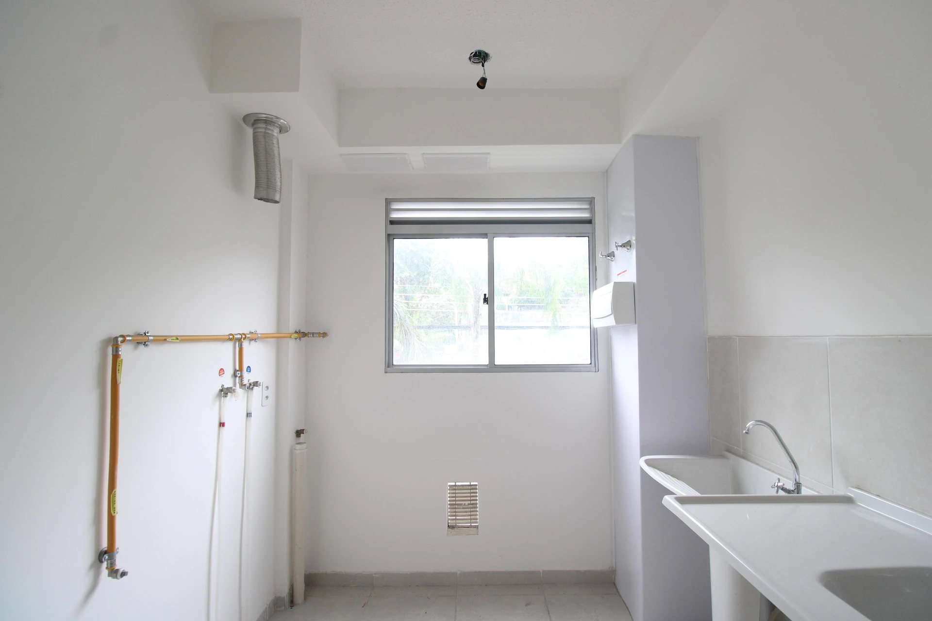 Apartamento de 2 quartos em condomínio com piscina — photo 26