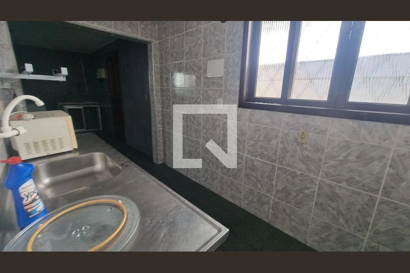 5-bedroom house with a washing machine — photo 2