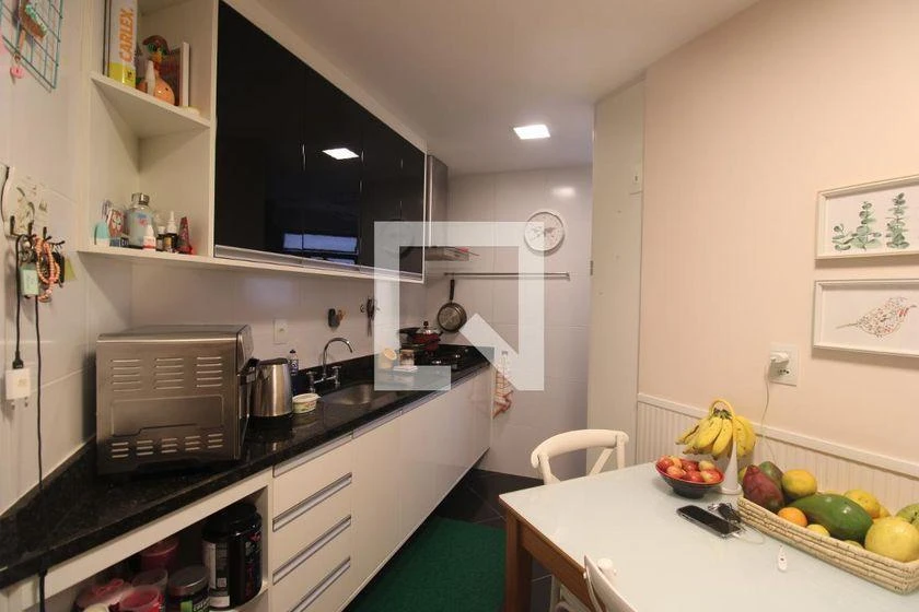 Furnished apartment, 112 m², with a glass-enclosed balcony — photo 3