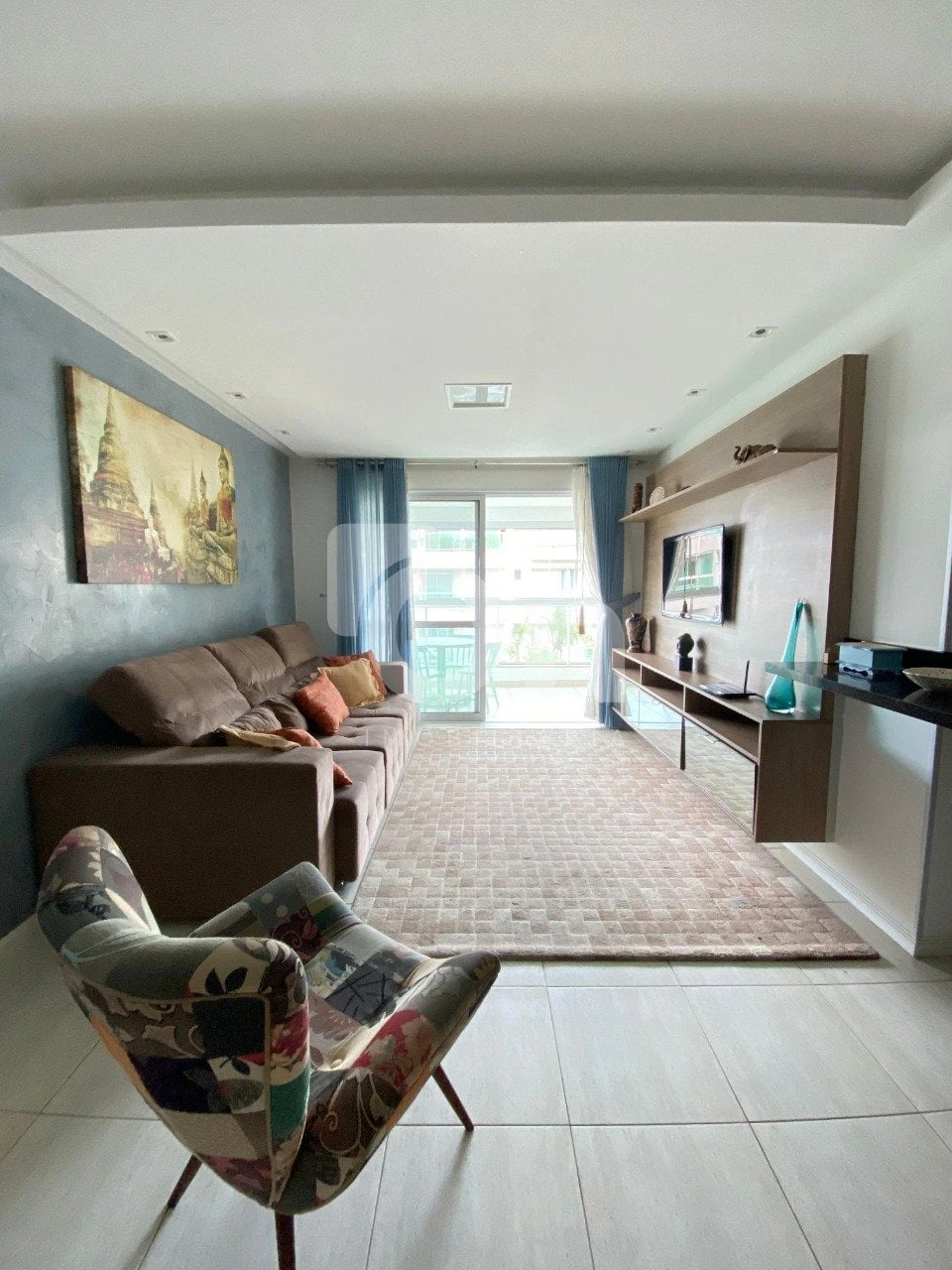 Furnished apartment, 105 m², with a glass-enclosed balcony — photo 3