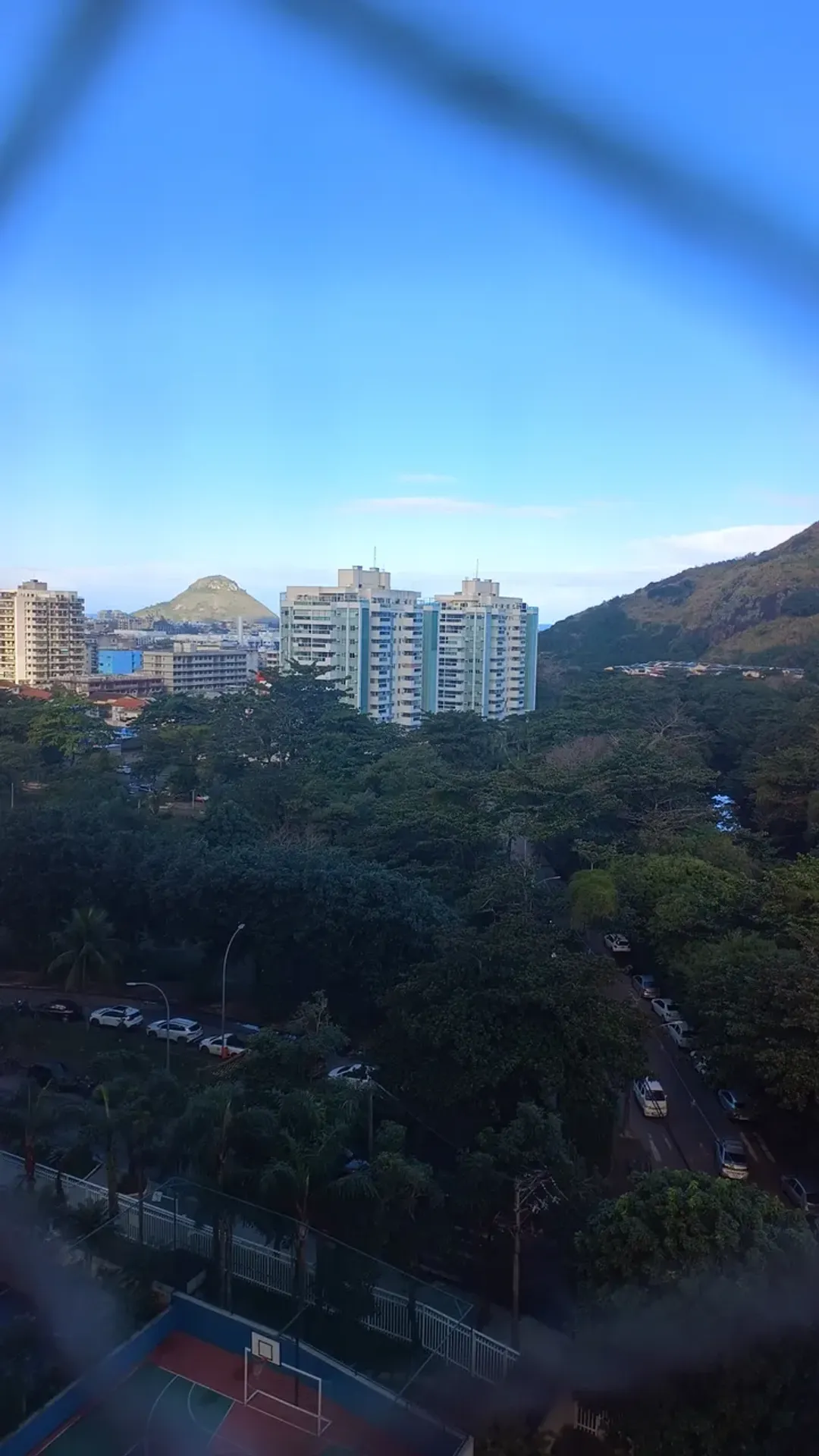 4-bedroom apartment with a mountain view in Rio de Janeiro — photo 15