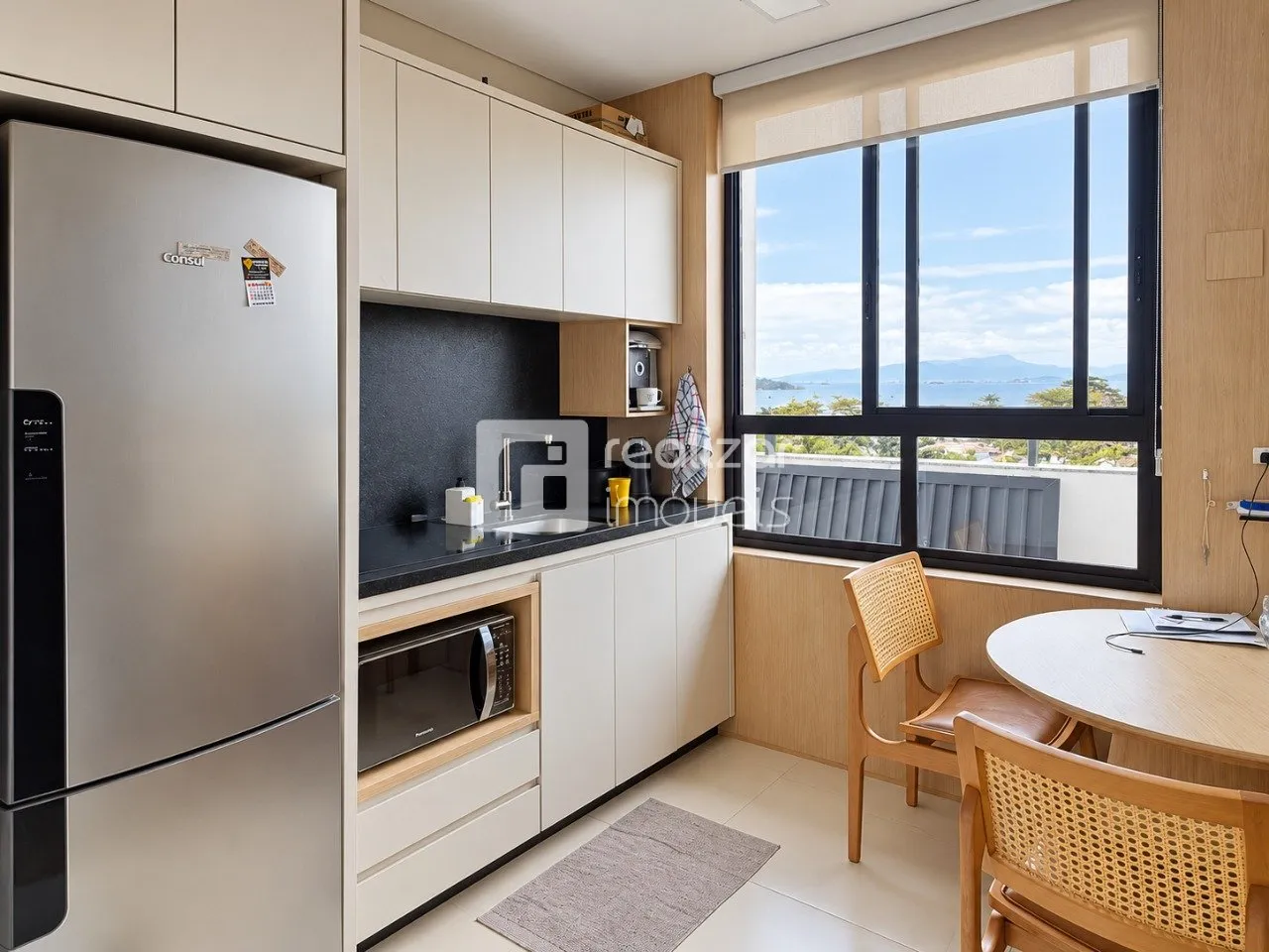 Furnished apartment, 32 m², with a glass-enclosed balcony — photo 30