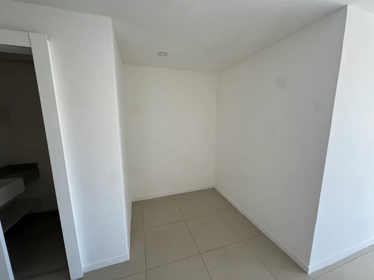 3-bedroom apartment with balcony, 180 m² — photo 25