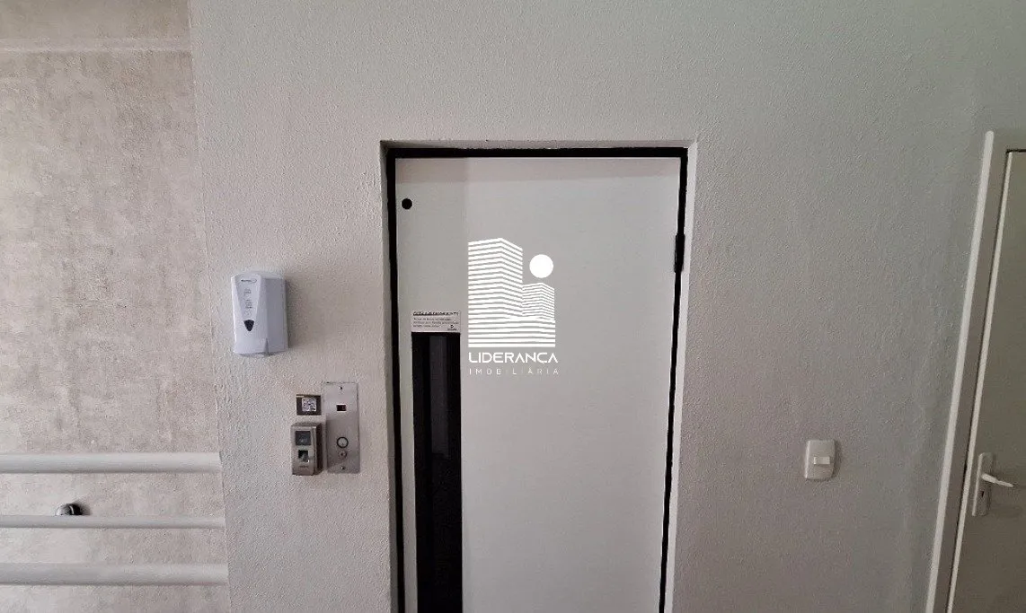 Apartamento de 2 dormitórios com cozinha separada 152 m² — photo 27