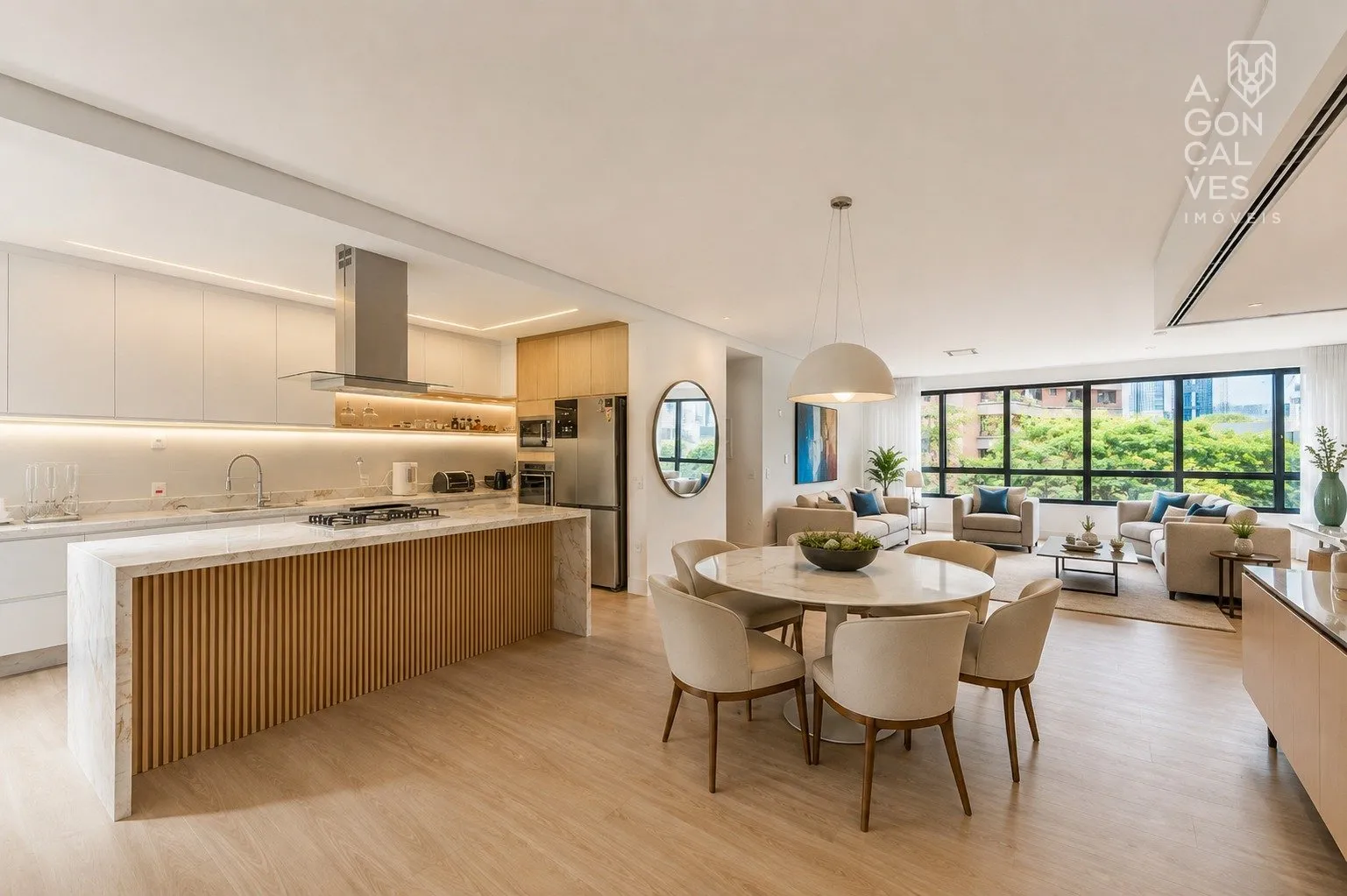 Furnished 223 m² apartment with 3 en-suites and 3 parking spots — photo 2