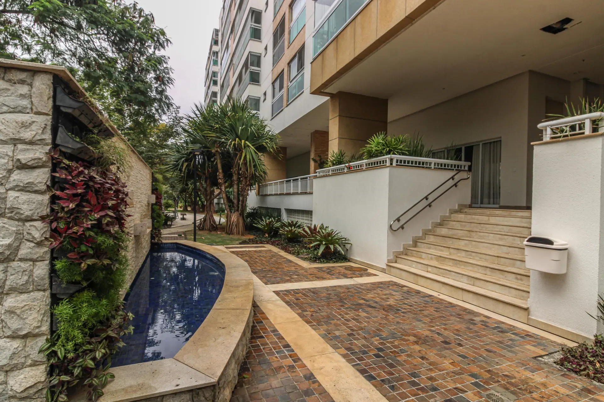 Furnished apartment, 158 m², with a water view — photo 98