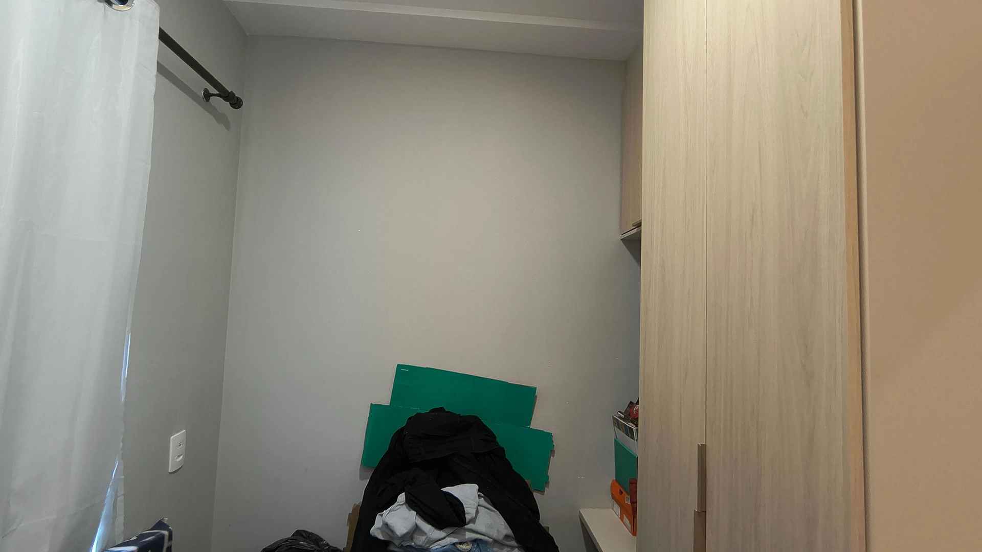 Furnished apartment with open-plan kitchen and balcony — photo 31
