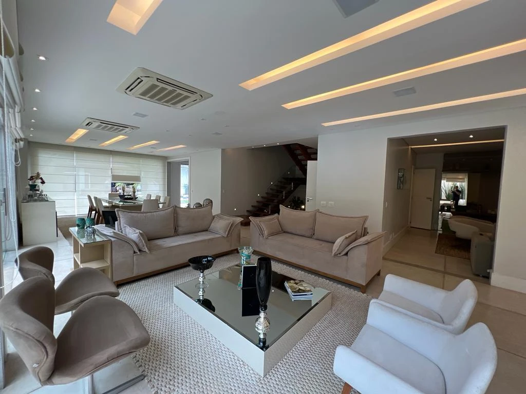 Furnished 700 m² house with 4 en-suites and 4 parking — photo 3