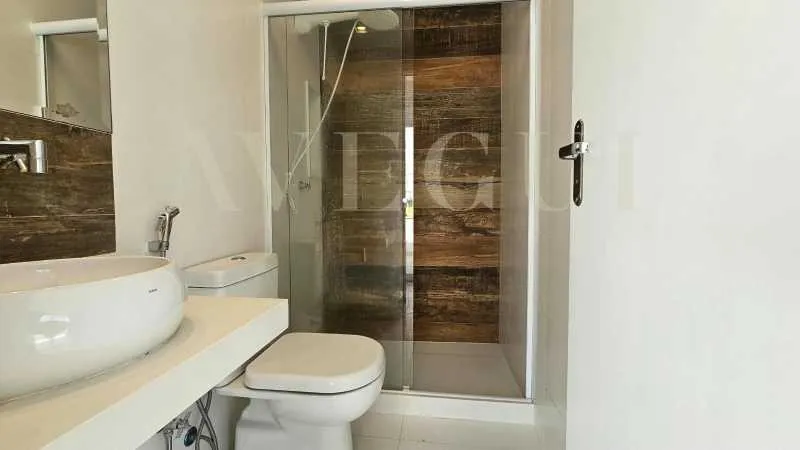 Вид на воду та 4 спальні: квартира 258 м² — photo 12
