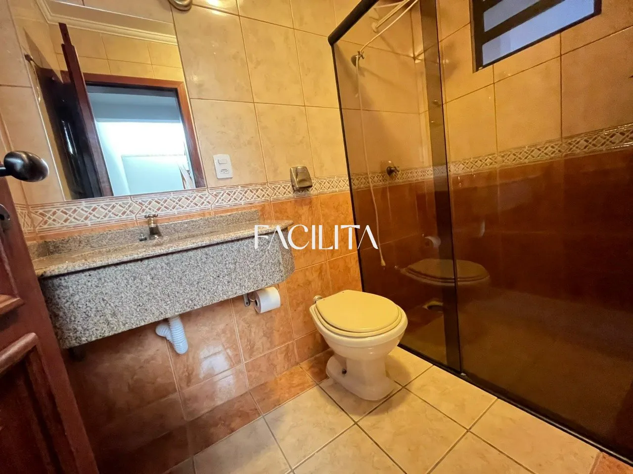 Furnished 456 m² house with 3 en-suite bedrooms and pool — photo 94
