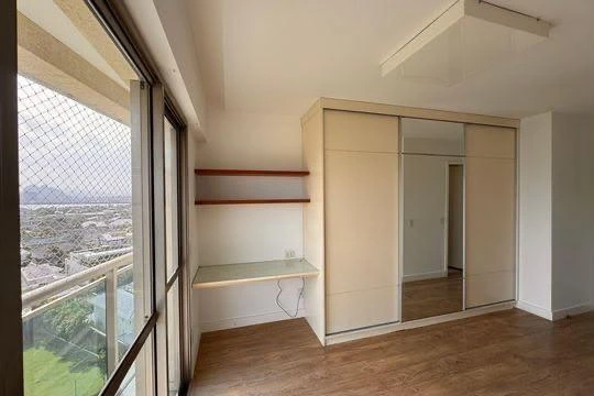 4-bedroom apartment with a separate kitchen, 260 m² — photo 13