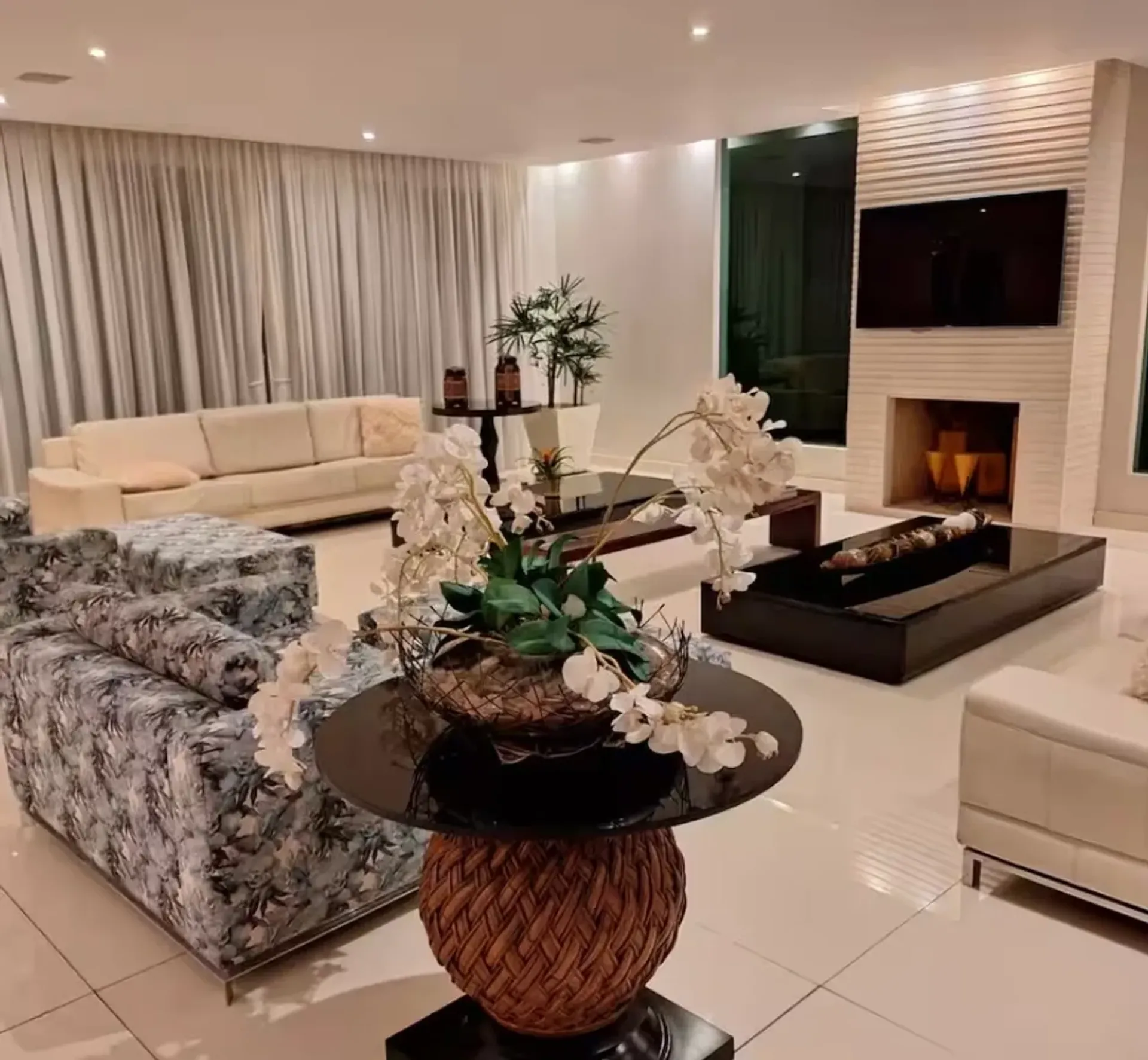 Condominium house with 1000 m² and 10 bathrooms