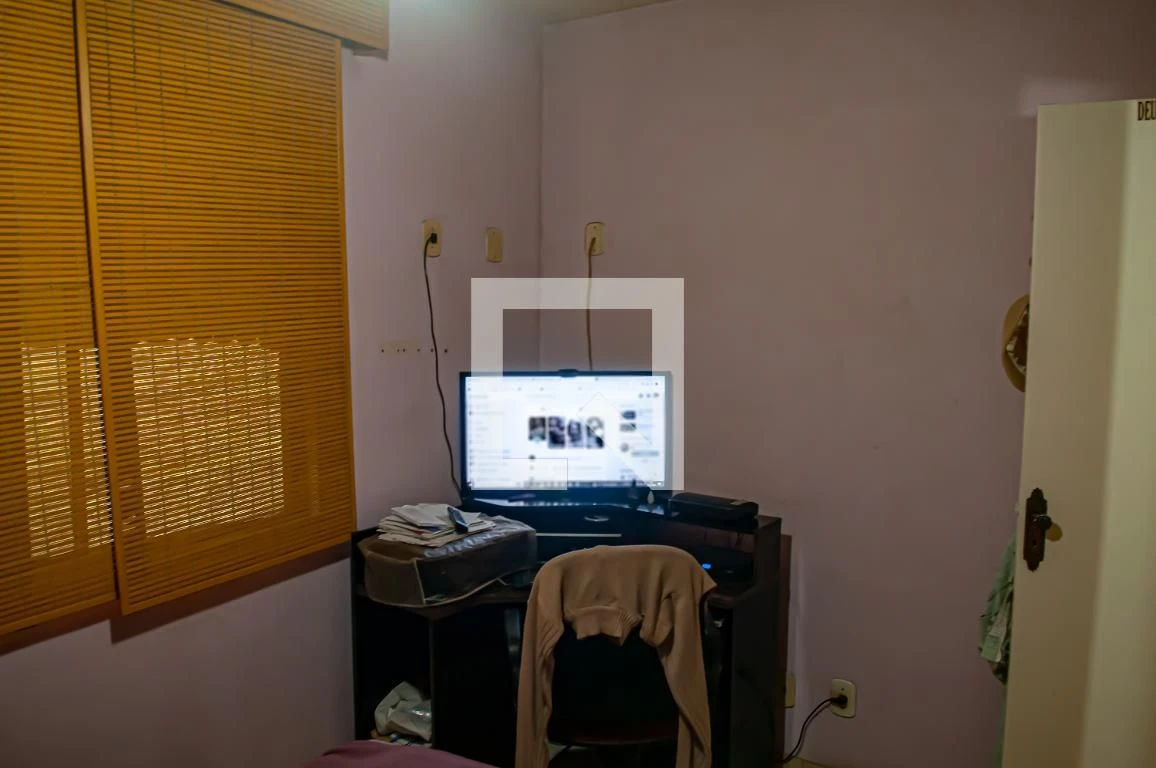 Furnished 2-bedroom apartment with enclosed kitchen and balcony — photo 15