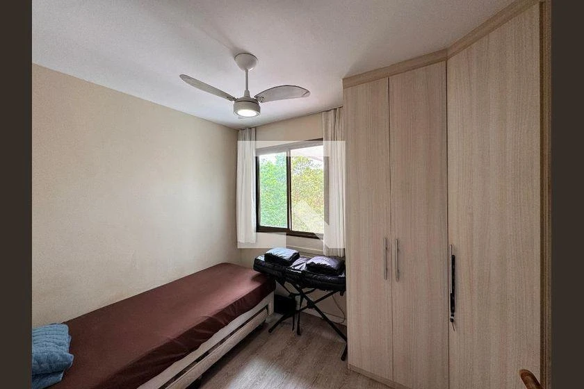 3-bedroom apartment with a glass-enclosed balcony — photo 19