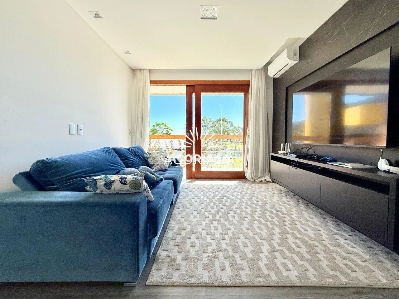 House with open-plan kitchen and 5 bedrooms over 558 m² — photo 17