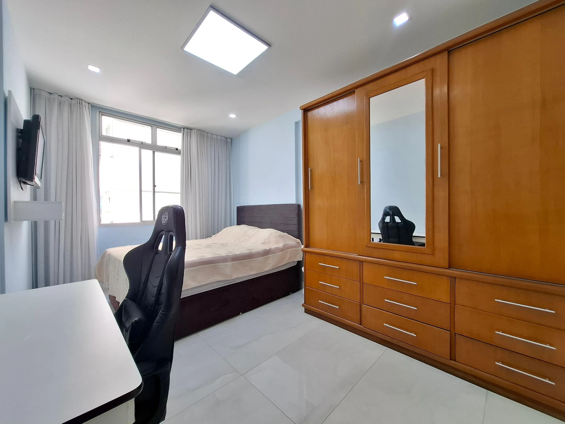 2-bedroom apartment with a home office — photo 5