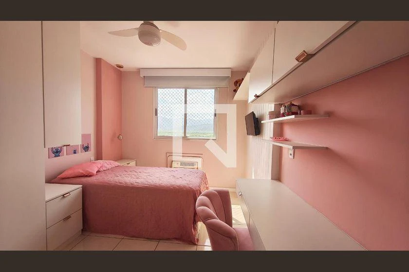 3-bedroom apartment in a building with a gym — photo 12