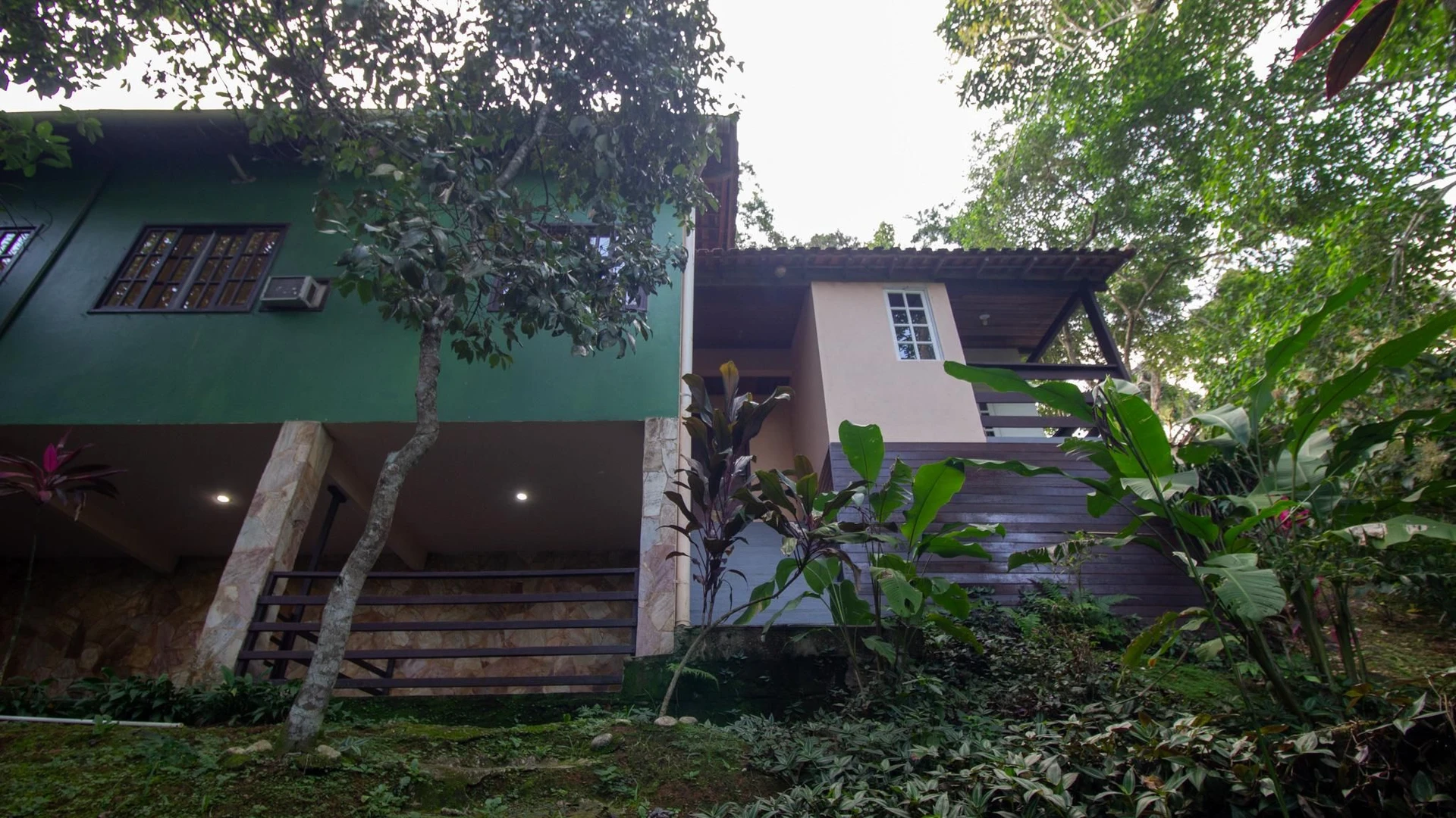 Casa com 4 quartos e 4 banheiros, com 3 vagas — photo 60