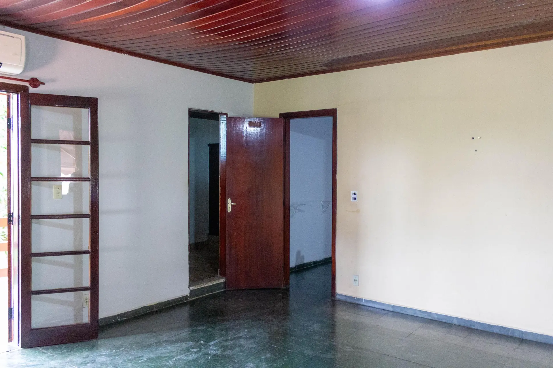 Casa de 3 dormitorios con bañera — photo 24