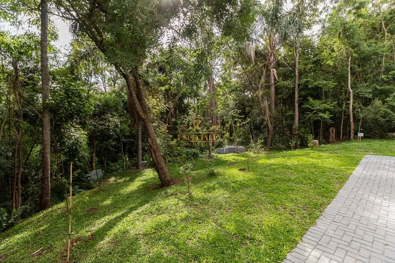 Furnished house with 3 en-suite bedrooms and 631 m² — photo 68