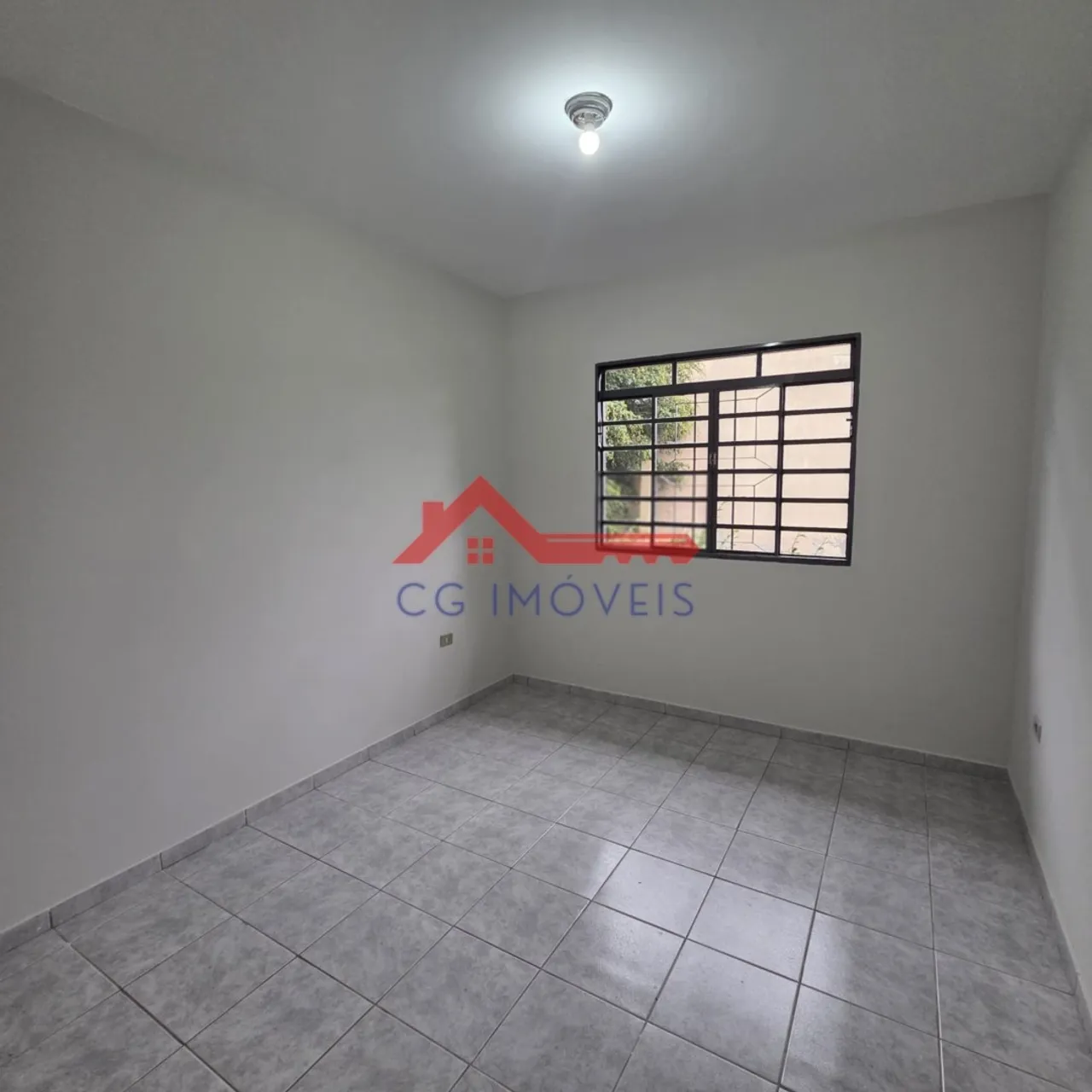 Unfurnished house with 3 bedrooms and a glass shower — photo 2