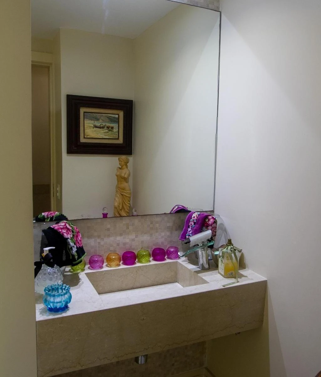 Furnished apartment with 3 bedrooms and 148 m² — photo 33