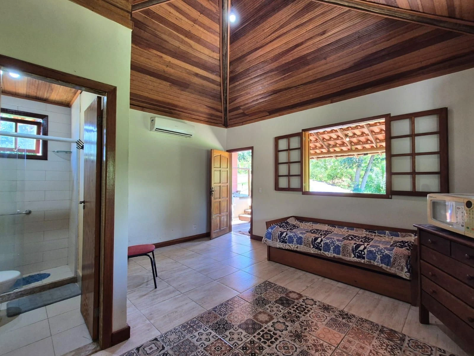 Furnished house, 2100 m², with a grill on the balcony — photo 16
