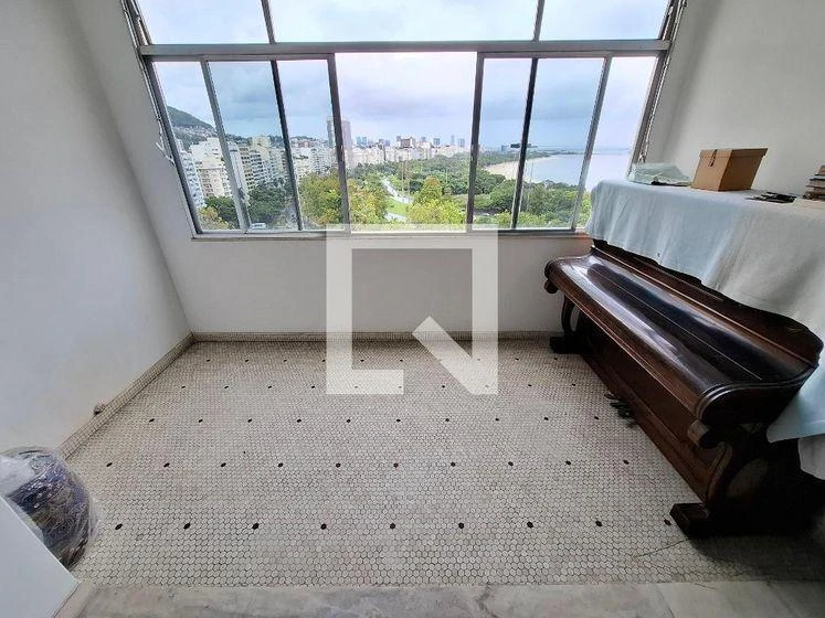3-bedroom apartment with a water view in Rio de Janeiro — photo 28