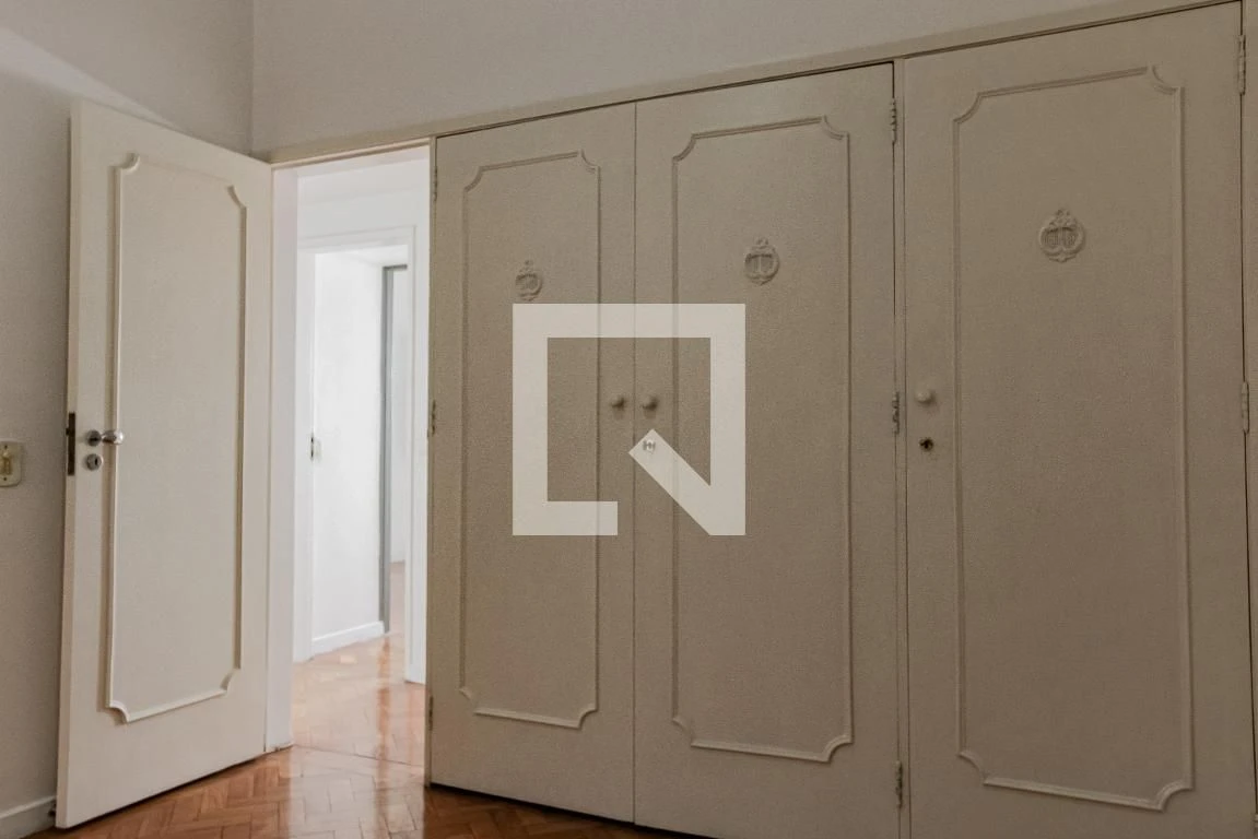 Apartment, 116 m², with wood or laminate floors — photo 7