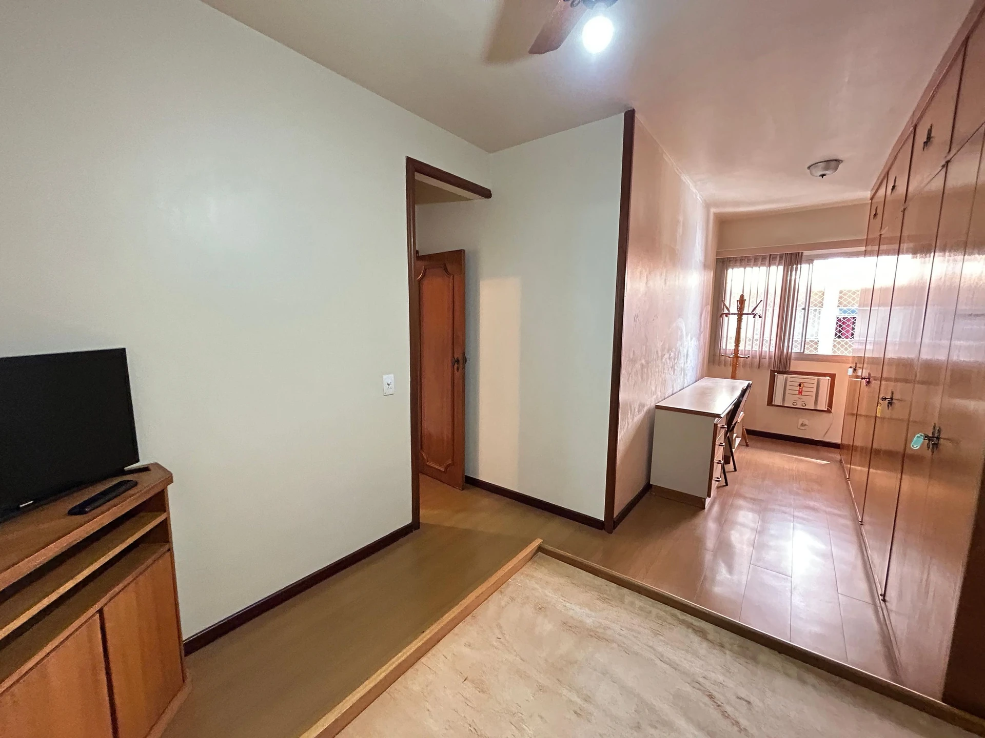 Apartamento com 3 quartos e suíte em bom estado — photo 45