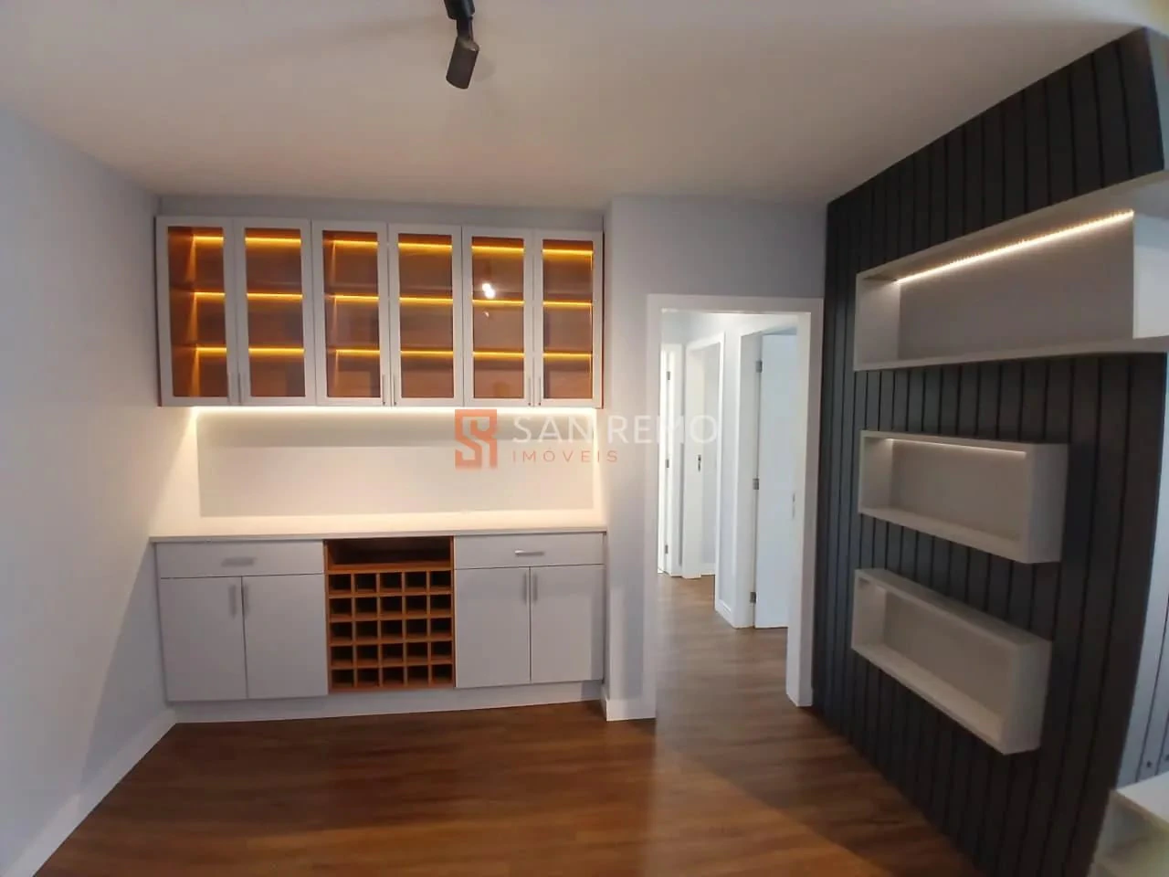3-bedroom apartment in a building with a pool — photo 23