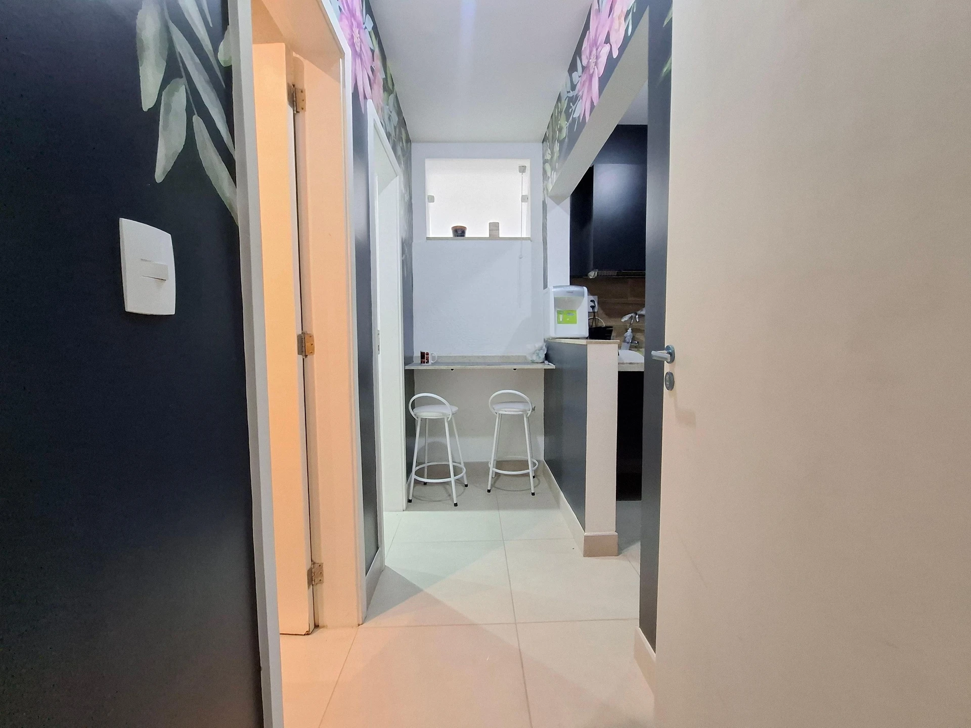 Furnished 2-bedroom apartment with 2 bathrooms — photo 2