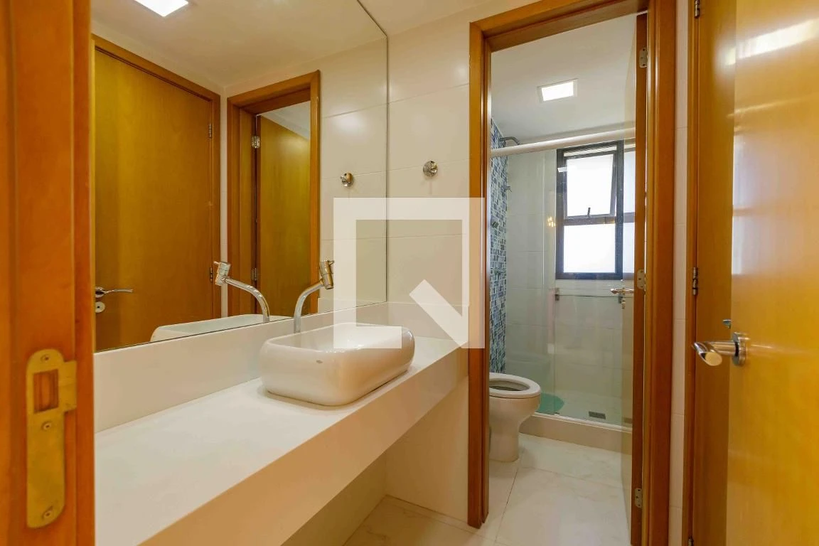Apartamento mobiliado com 4 quartos e 4 banheiros — photo 17