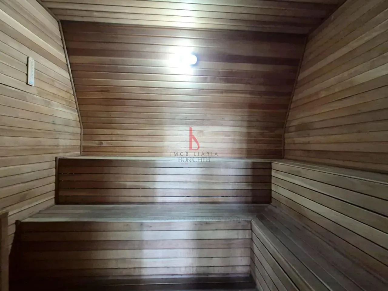 One-bedroom apartment in a building with a sauna — photo 19