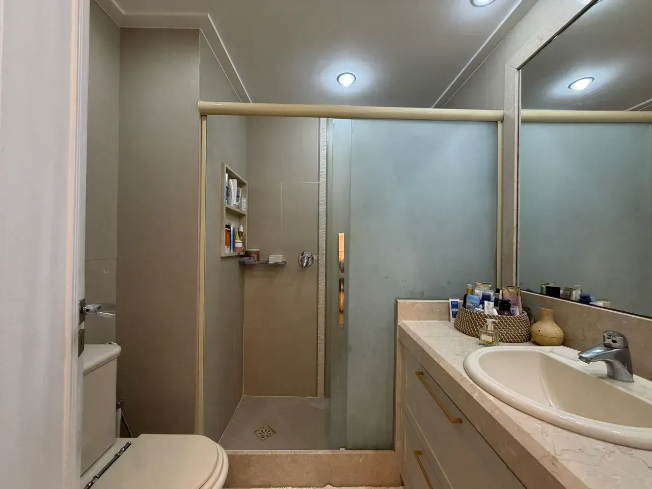 Furnished apartment, 160 m², with a jacuzzi — photo 39