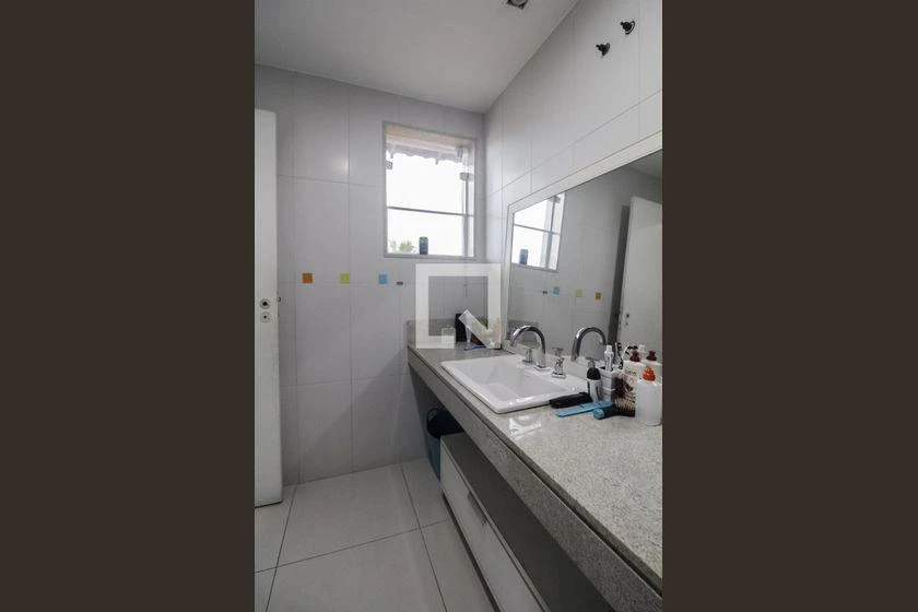 Rental house with 4 en-suite bedrooms and 606 m² — photo 7