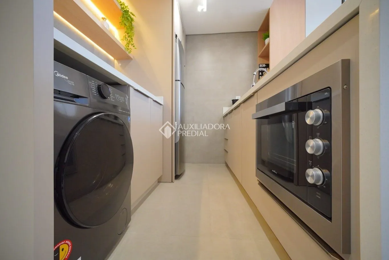 Furnished 36 m² studio with 1 bedroom and city view — photo 4