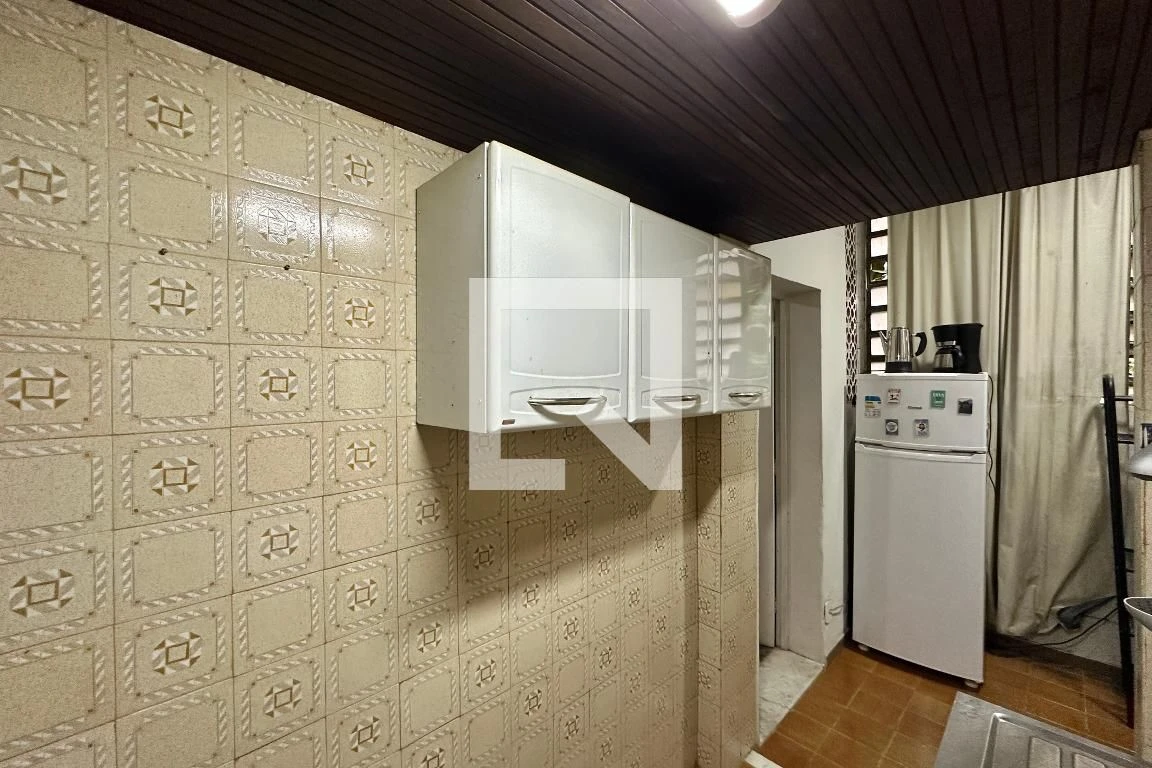 Furnished 1-bedroom apartment with a gas stove — photo 9