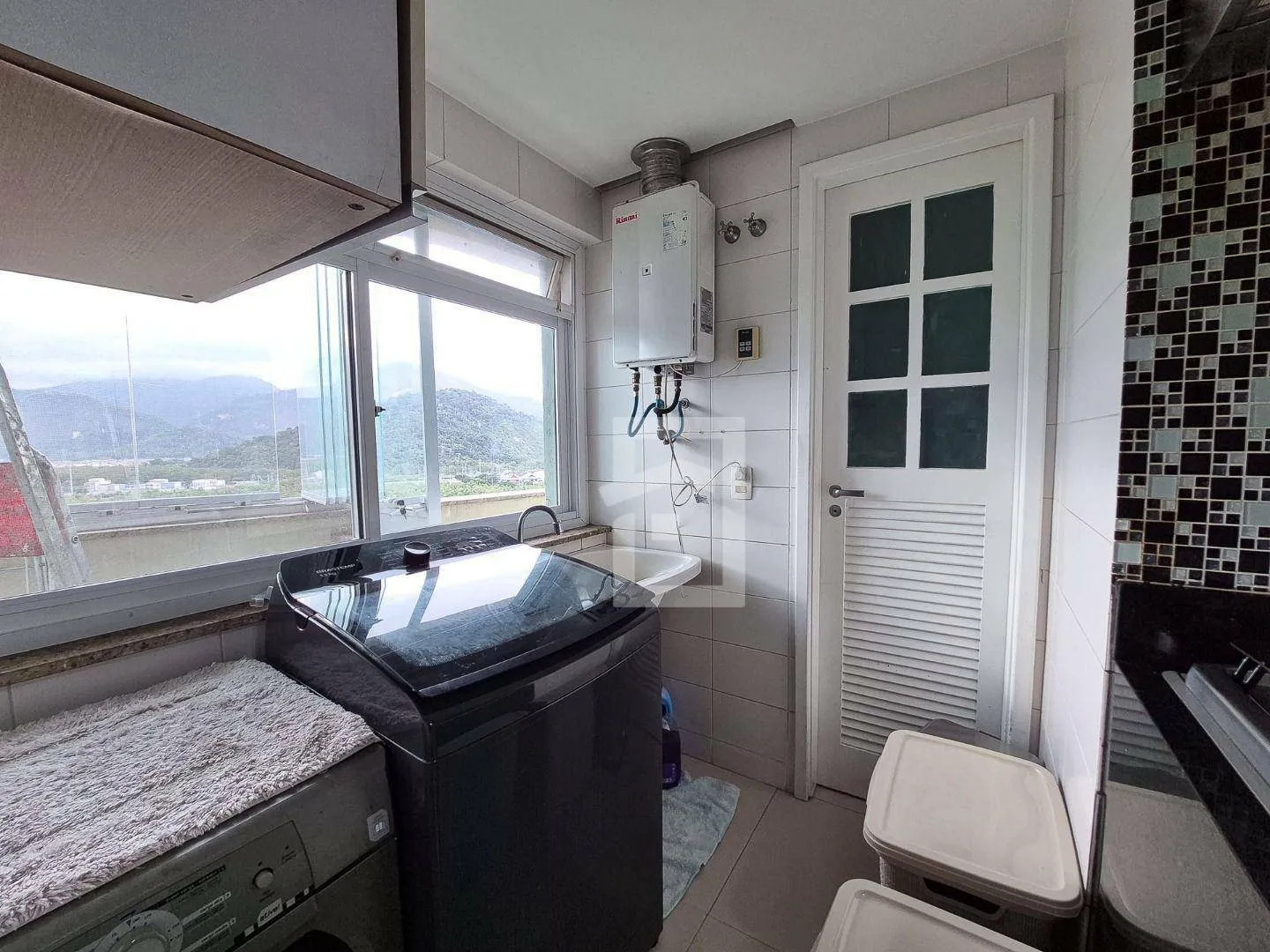 Furnished 235 m² apartment with 4 bedrooms — photo 42