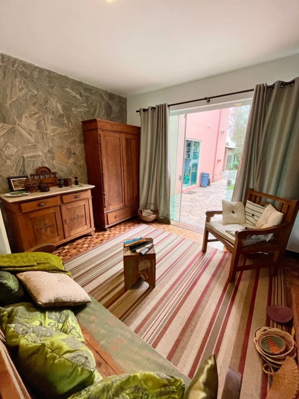 450 m² house with 4 bedrooms and 4 bathrooms — photo 7