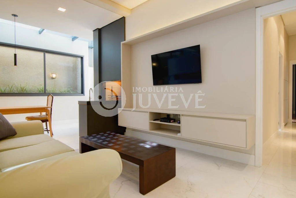 Furnished apartment, 104 m², with a glass-enclosed balcony — photo 5