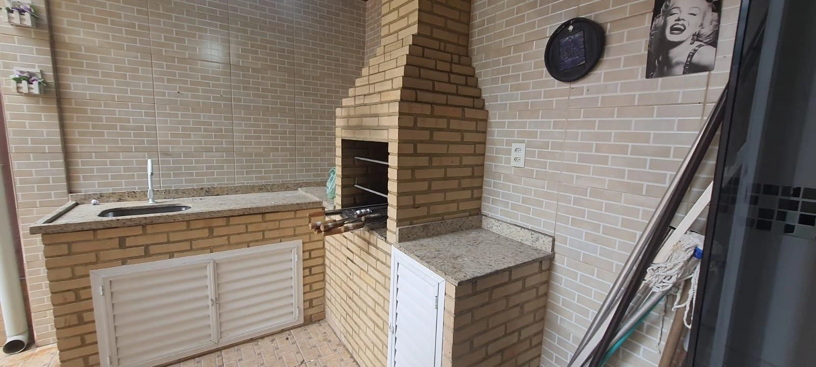 3-bedroom house with 4 bathrooms and 1 parking spot — photo 10