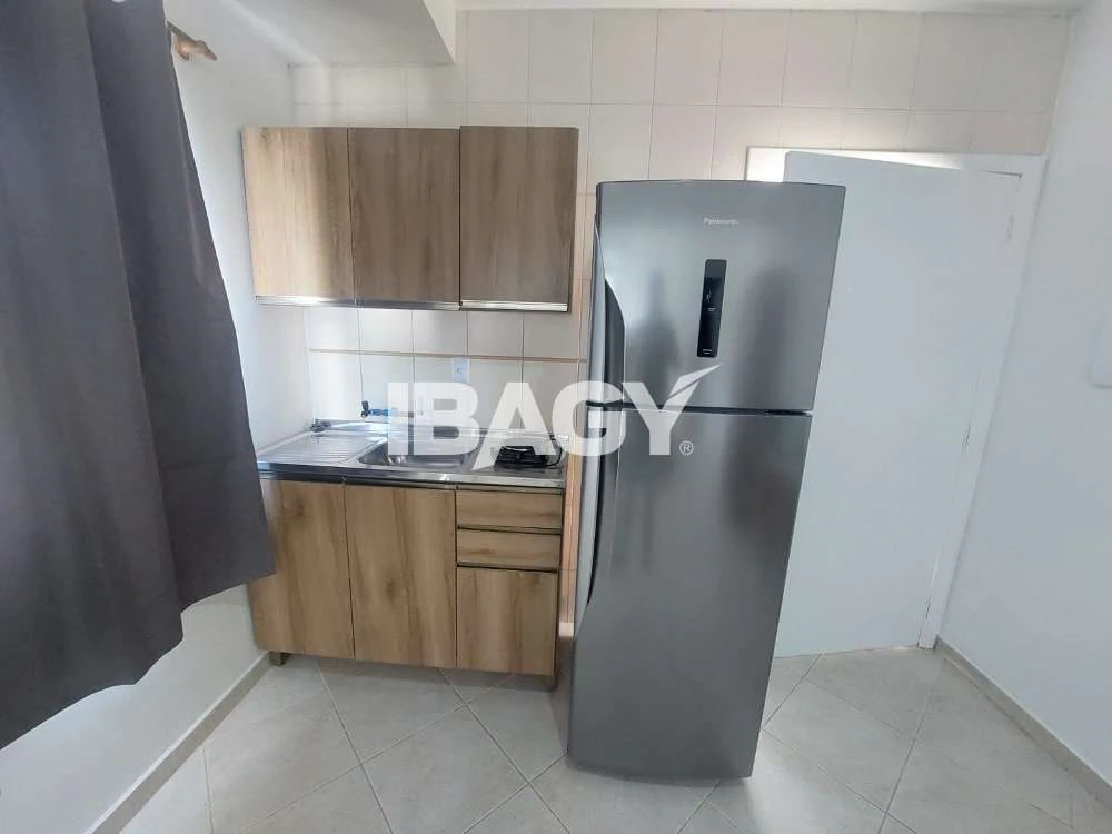 Studio with 1 bedroom and built-in kitchen cabinets — photo 2
