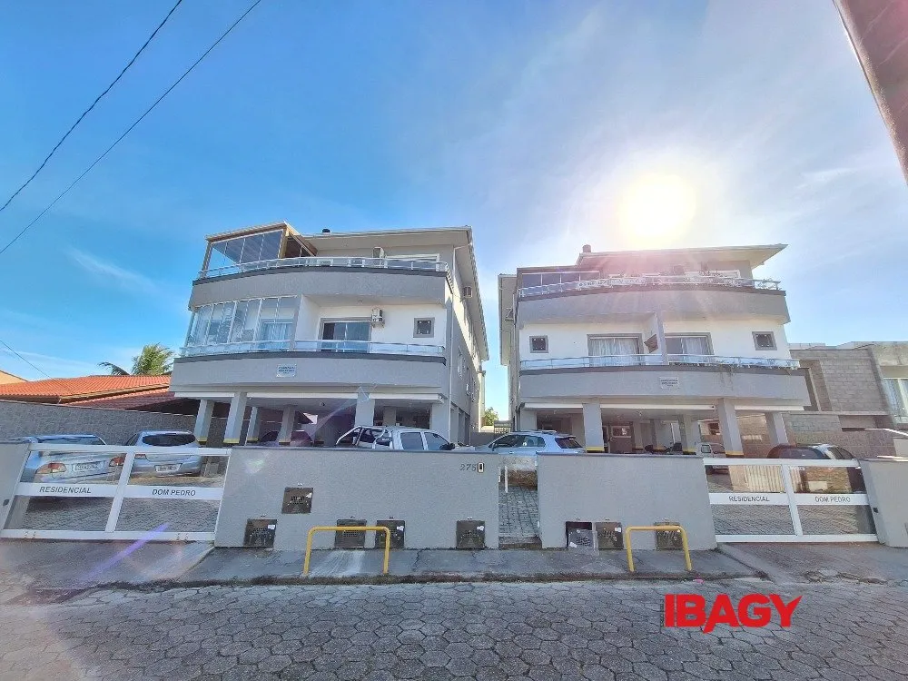 Furnished 2-bedroom apartment with a laundry tanque — photo 8