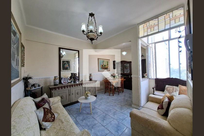 Furnished 3-bedroom apartment with a laundry area