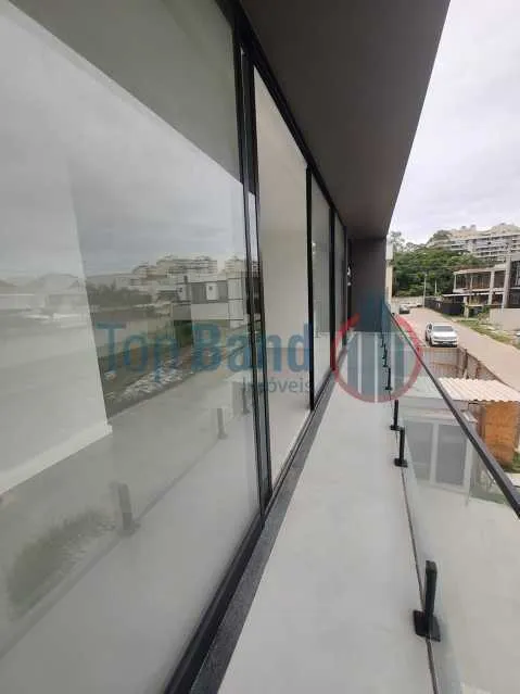 Unfurnished house with 4 bedrooms and 1 bathroom — photo 12