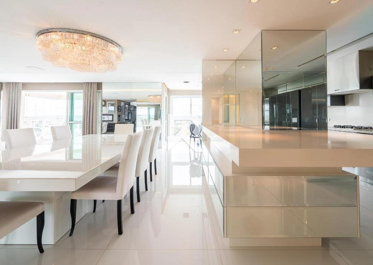 276 m² apartment with a bathtub and floor-to-ceiling windows — photo 19
